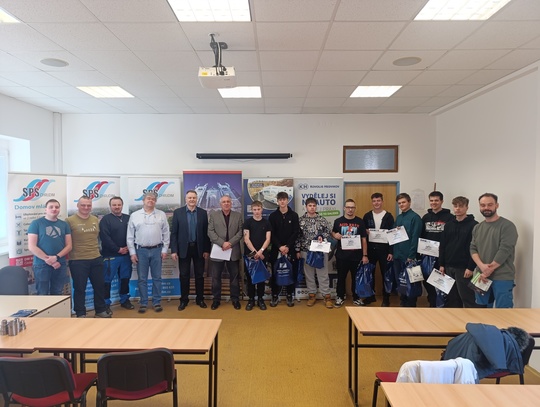 07_České ručičky obráběč kovů